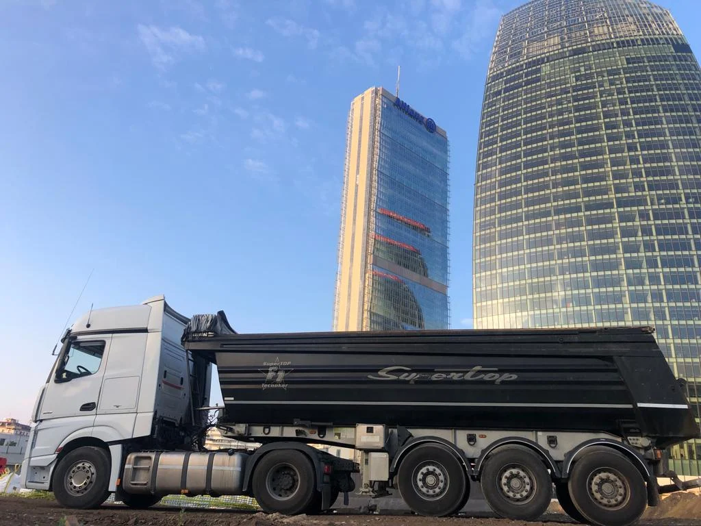 Camion Autotrasporti Bovi per trasporto rifiuti e ADR in Brianza