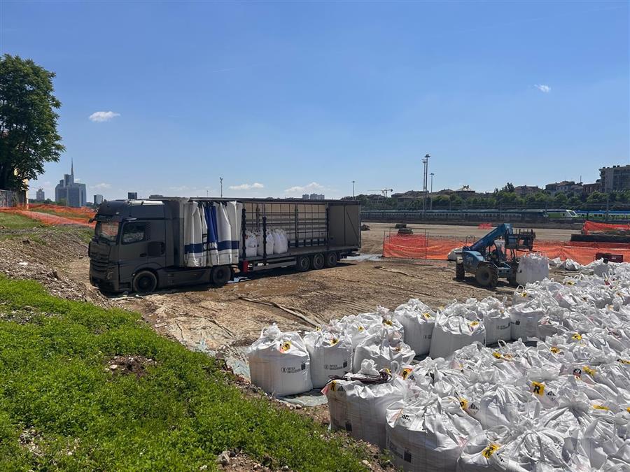 Flotta Autotrasporti Bovi: mezzi per logistica industriale a Seregno e Seveso