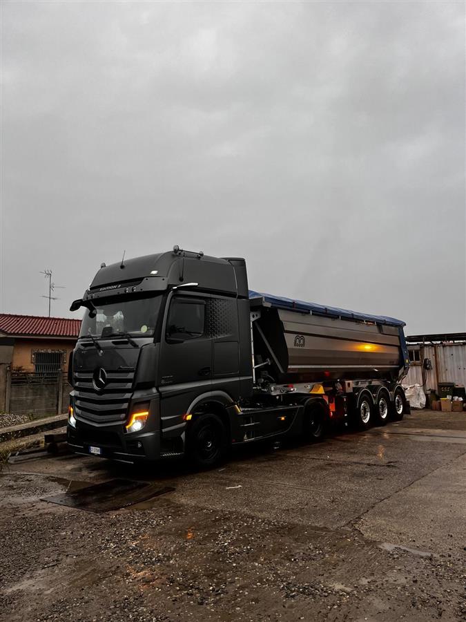 Mezzi Autotrasporti Bovi per trasporto industriale B2B Brianza