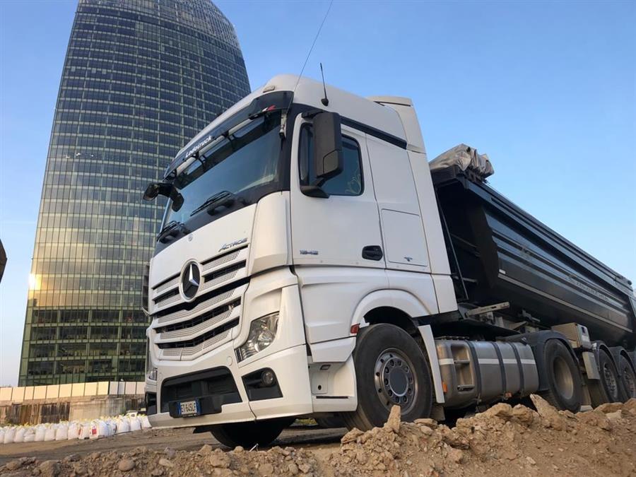 Operatività Autotrasporti Bovi — logistica e trasporto rifiuti pericolosi